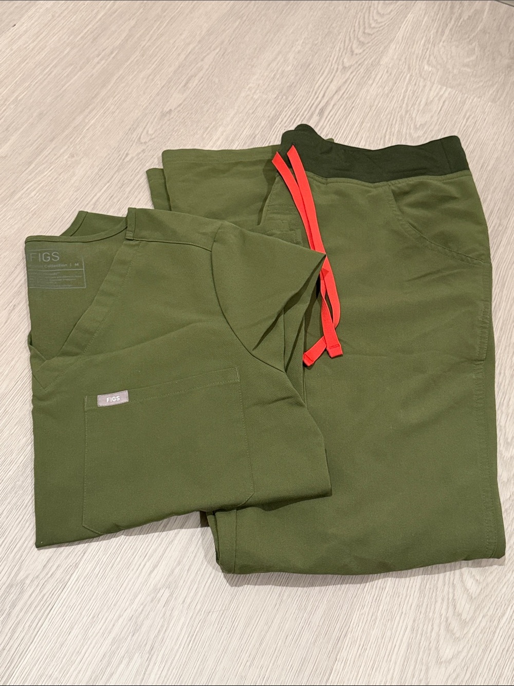 Figs Scrub Set- Catarina top and Kade pant
